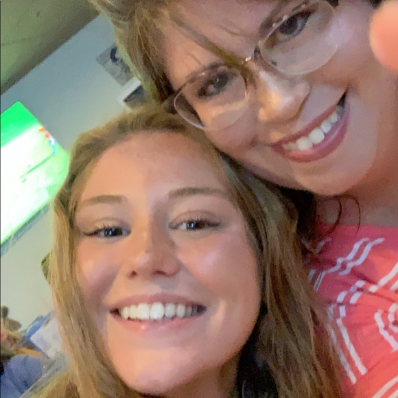 Meet your Posher, Kylie - Picture 1 of 1